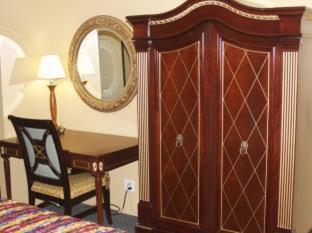 Redondo Beach Inn-Lax (Adults Only) Гардина Номер фото
