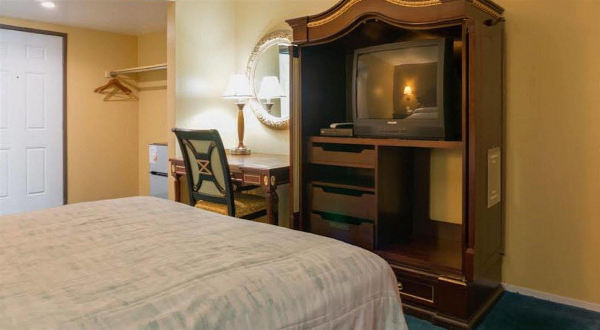 Redondo Beach Inn-Lax (Adults Only) Гардина Экстерьер фото
